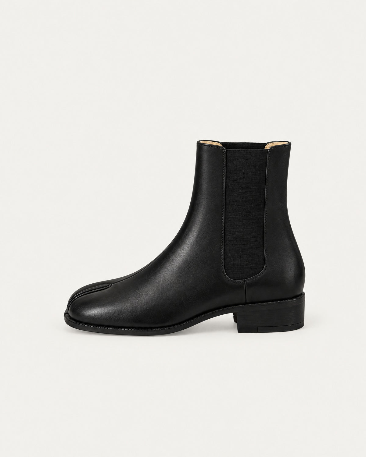 Black Tabi Boots Kamo, side profile