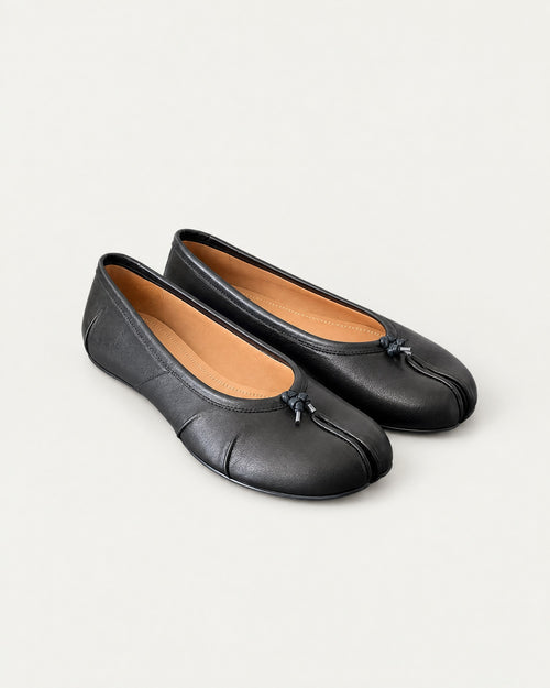 Black Tabi Flats, three-quarter view